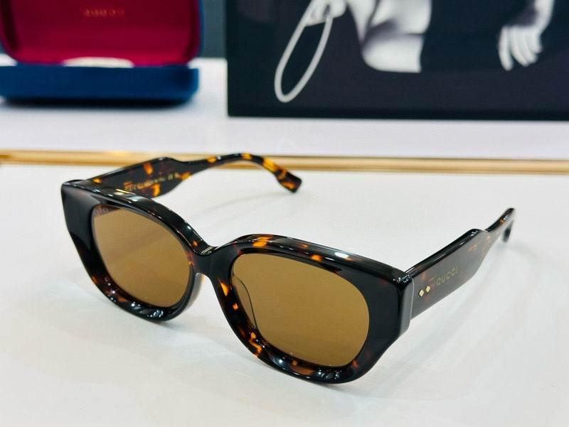 Gucci Sunglasses 907